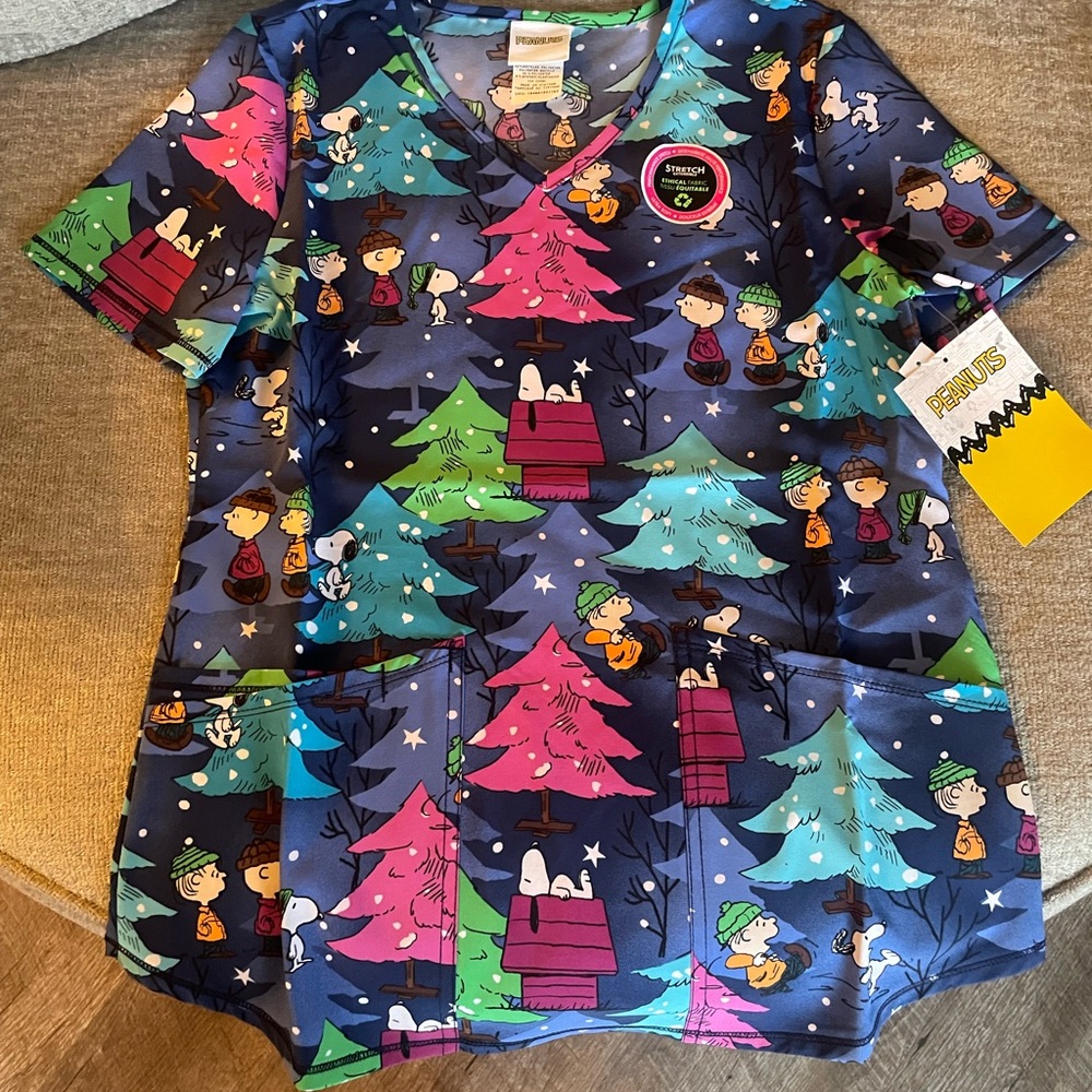 Cute Christmas Peanuts nursing top (new )
